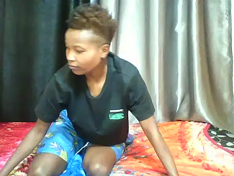 Snapshot of Bambybeauty2 chatting on July 15, 2026, 5:14 am Bambybeauty2 online show from July 15, 2026, 5:14 am