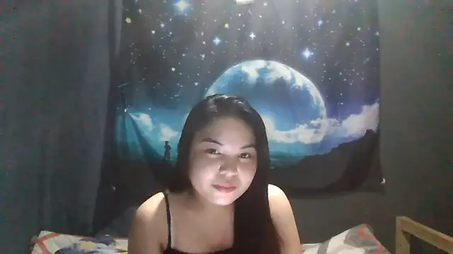 Snapshot of RosariaSuglia chatting on May 28, 2026, 11:05 am RosariaSuglia online show from May 28, 2026, 11:05 am
