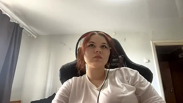 Snapshot of Redhair_girl chatting on May 21, 2026, 1:08 pm Redhair girl online show from May 21, 2026, 1:08 pm