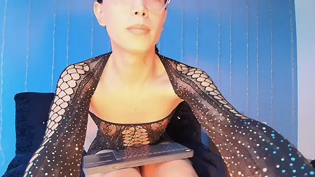Snapshot of sally_hot18 chatting on May 27, 2026, 12:34 pm sally hot18 online show from May 27, 2026, 12:34 pm