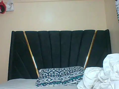 Snapshot of petite_cuteass chatting on May 22, 2026, 3:15 am petite cuteass online show from May 22, 2026, 3:15 am