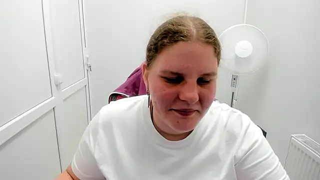 Bella shyy  online show from July 8, 2026, 2:18 pm