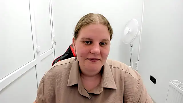 Bella shyy  online show from July 19, 2026, 1:41 pm