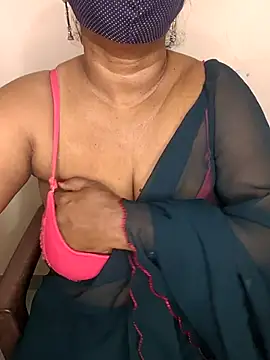 Snapshot of MISS-LOVEV chatting on July 12, 2026, 1:28 am MISS-LOVEV online show from July 12, 2026, 1:28 am