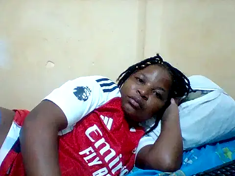 Snapshot of Camilla-Sweets chatting on May 17, 2026, 7:03 pm Camilla-Sweets online show from May 17, 2026, 7:03 pm