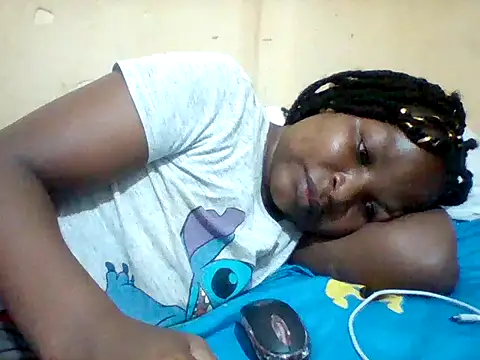 Snapshot of Camilla-Sweets chatting on May 20, 2026, 6:43 am Camilla-Sweets online show from May 20, 2026, 6:43 am