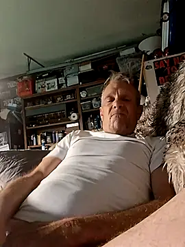 Snapshot of truckdawg2023 chatting on July 9, 2026, 5:12 pm truckdawg2023 online show from July 9, 2026, 5:12 pm