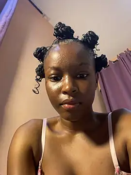 Snapshot of SassyPaulette chatting on June 26, 2026, 7:42 pm SassyPaulette online show from June 26, 2026, 7:42 pm