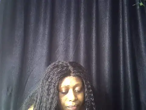 Snapshot of Luna_en_Gee chatting on May 30, 2026, 3:28 pm Luna en Gee online show from May 30, 2026, 3:28 pm
