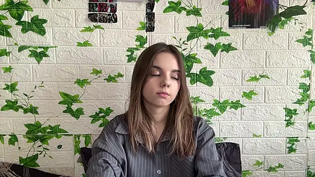 Snapshot of LisaPorse chatting on May 24, 2026, 6:13 am LisaPorse online show from May 24, 2026, 6:13 am