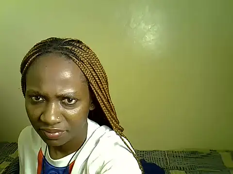 Snapshot of Pearl_petite chatting on July 15, 2026, 6:48 pm Pearl petite online show from July 15, 2026, 6:48 pm
