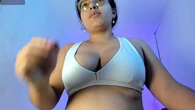 Snapshot of milkqueenboobs chatting on May 27, 2026, 5:20 pm milkqueenboobs online show from May 27, 2026, 5:20 pm