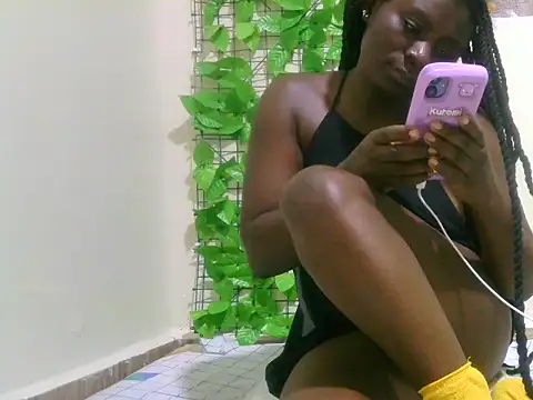 Snapshot of afrikan_beauty chatting on July 6, 2026, 2:51 am afrikan beauty online show from July 6, 2026, 2:51 am