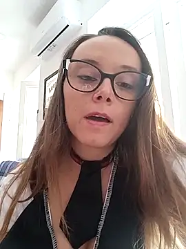Snapshot of MissDiavoletta chatting on May 17, 2026, 10:37 am MissDiavoletta online show from May 17, 2026, 10:37 am