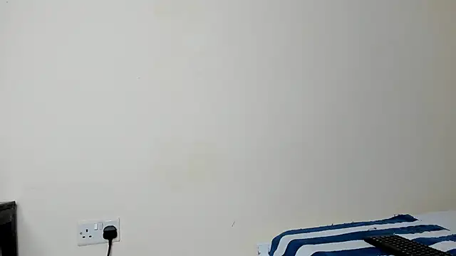 Snapshot of Real_Slim_Thick chatting on May 29, 2026, 7:20 pm Real Slim Thick online show from May 29, 2026, 7:20 pm