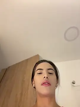 Snapshot of Sweet_ivonny chatting on June 11, 2026, 11:57 pm Sweet ivonny online show from June 11, 2026, 11:57 pm