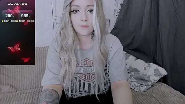 Snapshot of Polly_Megan chatting on May 22, 2026, 11:19 am Polly Megan online show from May 22, 2026, 11:19 am