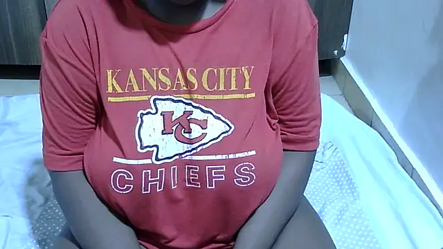Snapshot of RawHoneyXo- chatting on May 31, 2026, 12:49 am RawHoneyXo- online show from May 31, 2026, 12:49 am