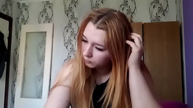 Snapshot of RaeannRoewe chatting on May 26, 2026, 4:16 pm RaeannRoewe online show from May 26, 2026, 4:16 pm