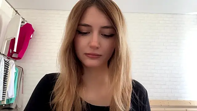 Snapshot of CicelyScolnik chatting on May 30, 2026, 9:26 am CicelyScolnik online show from May 30, 2026, 9:26 am