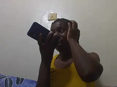 Snapshot of Eebony_Bubbly chatting on May 23, 2026, 5:23 pm Eebony Bubbly online show from May 23, 2026, 5:23 pm