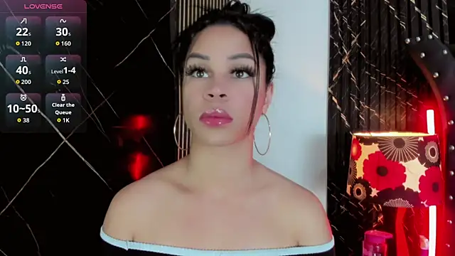 Snapshot of Nayara_K chatting on June 18, 2026, 8:03 pm Nayara K online show from June 18, 2026, 8:03 pm