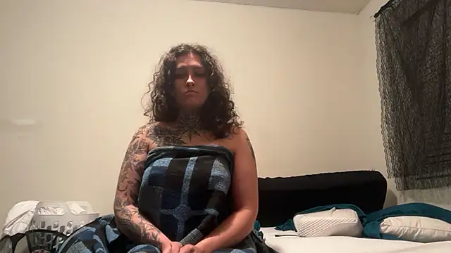 Snapshot of shadowmanNsnowflake chatting on July 7, 2026, 2:25 am shadowmanNsnowflake online show from July 7, 2026, 2:25 am