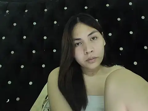 Snapshot of ambercrumbie chatting on June 3, 2026, 8:13 pm ambercrumbie online show from June 3, 2026, 8:13 pm