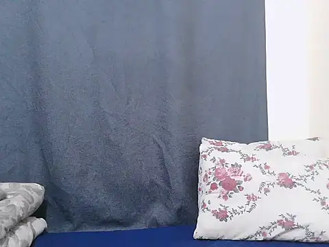 Snapshot of Cute_lyn chatting on July 6, 2026, 5:37 pm Cute lyn online show from July 6, 2026, 5:37 pm
