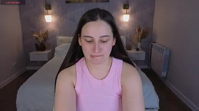 Elizabet Colllins online show from July 11, 2026, 9:09 am