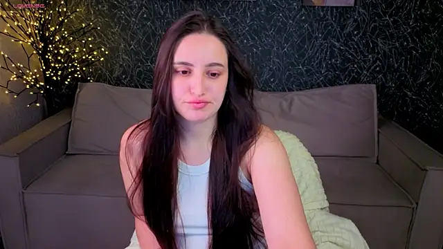 Elizabet Colllins online show from July 8, 2026, 1:41 am