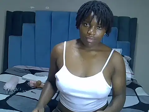 Snapshot of melanin_moon chatting on May 27, 2026, 2:24 pm melanin moon online show from May 27, 2026, 2:24 pm