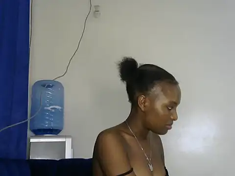 Snapshot of Sexy_strawberina chatting on May 30, 2026, 2:44 pm Sexy strawberina online show from May 30, 2026, 2:44 pm