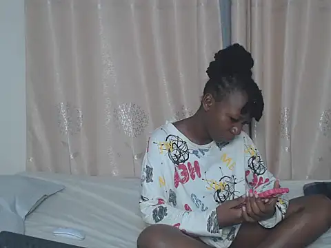 Snapshot of VexxieXO chatting on May 25, 2026, 6:39 pm VexxieXO online show from May 25, 2026, 6:39 pm