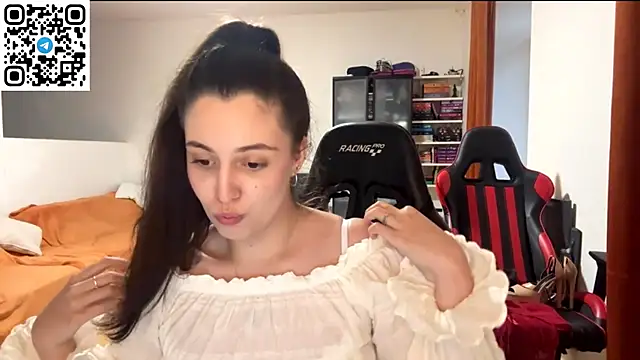 Snapshot of SweetFenomen67 chatting on July 17, 2026, 5:10 pm SweetFenomen67 online show from July 17, 2026, 5:10 pm