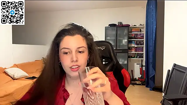 Snapshot of SweetFenomen67 chatting on May 27, 2026, 7:43 pm SweetFenomen67 online show from May 27, 2026, 7:43 pm