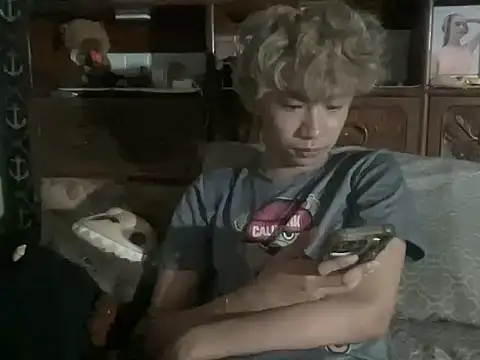 twinkk09 online show from August 8, 2026, 4:47 pm