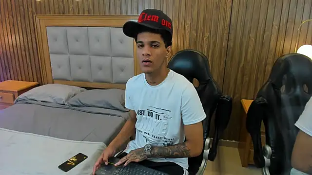 Snapshot of Mael_Jason chatting on July 12, 2026, 11:11 am Mael Jason online show from July 12, 2026, 11:11 am