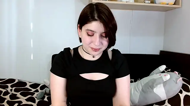 Oriana secret online show from June 17, 2026, 4:23 am
