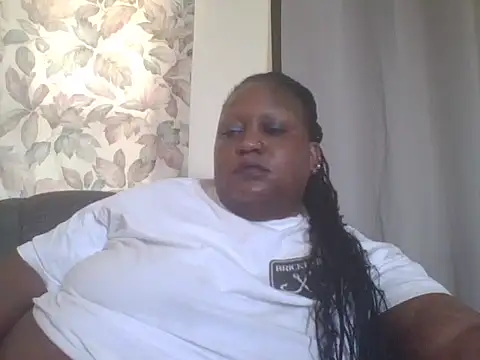 Snapshot of fat_ebonyqueen chatting on July 13, 2026, 11:42 am fat ebonyqueen online show from July 13, 2026, 11:42 am