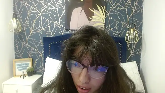 Snapshot of Allyshon_ chatting on May 29, 2026, 7:53 pm Allyshon online show from May 29, 2026, 7:53 pm