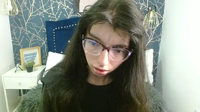 Snapshot of Allyshon_ chatting on May 23, 2026, 7:57 pm Allyshon online show from May 23, 2026, 7:57 pm