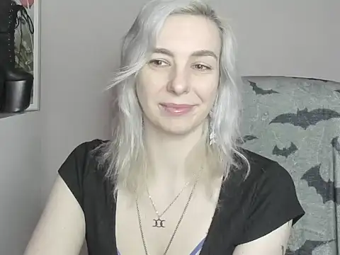 velvetanne online show from July 13, 2026, 6:35 am