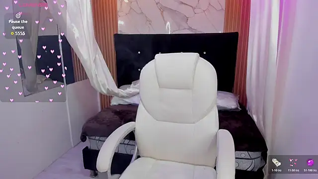 Snapshot of Sara_Sweet03 chatting on May 27, 2026, 1:29 pm Sara Sweet03 online show from May 27, 2026, 1:29 pm
