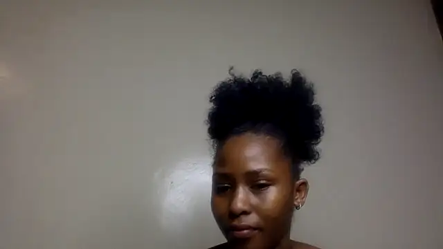 Snapshot of Sexy_bella6 chatting on June 21, 2026, 11:05 am Sexy bella6 online show from June 21, 2026, 11:05 am