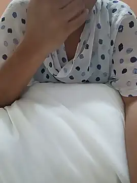 Snapshot of vincehoney16 chatting on June 24, 2026, 5:28 am vincehoney16 online show from June 24, 2026, 5:28 am