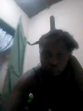 Queenielush online show from May 31, 2026, 8:31 pm