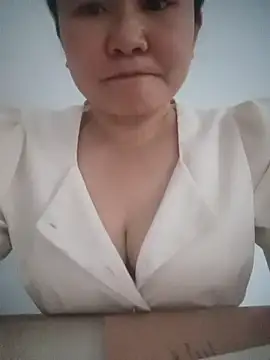 Snapshot of FXF-01 chatting on June 1, 2026, 10:59 am FXF-01 online show from June 1, 2026, 10:59 am