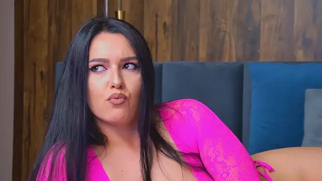 Snapshot of JennifferGray chatting on July 4, 2026, 5:14 am JennifferGray online show from July 4, 2026, 5:14 am