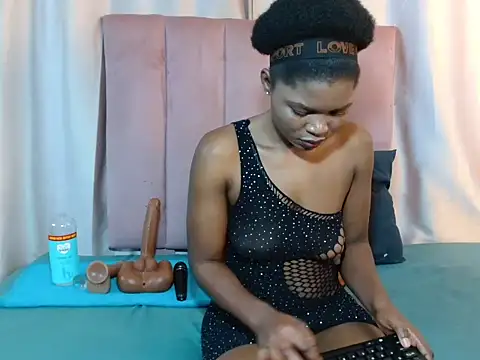 Snapshot of Tianaah chatting on June 2, 2026, 6:24 am Tianaah online show from June 2, 2026, 6:24 am